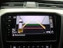 Volkswagen Passat Variant 1.5 TSI Elegance Business R 150PK DSG Matrix LED-Verlichting, 19" LM Velgen, Trekhaak, Achteruitrijcamera, Alarm, Discover Pro Navi, Stoelverwarming, Voorruitverwarming, Keyless