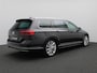Volkswagen Passat Variant 1.5 TSI Elegance Business R 150PK DSG Matrix LED-Verlichting, 19" LM Velgen, Trekhaak, Achteruitrijcamera, Alarm, Discover Pro Navi, Stoelverwarming, Voorruitverwarming, Keyless