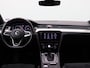 Volkswagen Passat Variant 1.5 TSI Elegance Business R 150PK DSG Matrix LED-Verlichting, 19" LM Velgen, Trekhaak, Achteruitrijcamera, Alarm, Discover Pro Navi, Stoelverwarming, Voorruitverwarming, Keyless