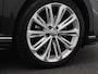 Volkswagen Passat Variant 1.5 TSI Elegance Business R 150PK DSG Matrix LED-Verlichting, 19" LM Velgen, Trekhaak, Achteruitrijcamera, Alarm, Discover Pro Navi, Stoelverwarming, Voorruitverwarming, Keyless