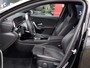 Mercedes-Benz A-klasse 200 Premium AMG Styling AUTOMAAT | Navi | Sfeerverlichting | ECC | PDC + Camera | LM Velgen