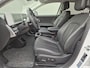 Hyundai Ioniq 5 Lounge 73kWh Automaat / Accu SOH 100% / Fabrieksgarantie tot 11-2026 / Dealer onderhouden / Trekhaak aneembaar / WLTP 451 km / CCS snelladen / Warmtepomp / Stuur-, Stoel en Achterbank verwarming / Adaptief CC /