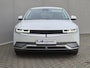 Hyundai Ioniq 5 Lounge 73kWh Automaat / Accu SOH 100% / Fabrieksgarantie tot 11-2026 / Dealer onderhouden / Trekhaak aneembaar / WLTP 451 km / CCS snelladen / Warmtepomp / Stuur-, Stoel en Achterbank verwarming / Adaptief CC /