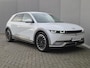 Hyundai Ioniq 5 Lounge 73kWh Automaat / Accu SOH 100% / Fabrieksgarantie tot 11-2026 / Dealer onderhouden / Trekhaak aneembaar / WLTP 451 km / CCS snelladen / Warmtepomp / Stuur-, Stoel en Achterbank verwarming / Adaptief CC /