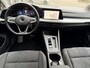 Volkswagen Golf Variant 1.0 eTSI Life / Cruise control adaptief / NAVI + Apple CarPlay - Android / Stuur-Stoel Verwarming + Veloer