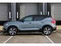 Volvo XC40 T4 Recharge R-Design | 20" lichtmetalen velgen | Parkeer camera achter | Parkeer sensoren voor + achter | Verwarmde voorstoelen | Trekhaak