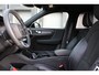 Volvo XC40 T4 Recharge R-Design | 20" lichtmetalen velgen | Parkeer camera achter | Parkeer sensoren voor + achter | Verwarmde voorstoelen | Trekhaak