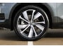 Volvo XC40 T4 Recharge R-Design | 20" lichtmetalen velgen | Parkeer camera achter | Parkeer sensoren voor + achter | Verwarmde voorstoelen | Trekhaak