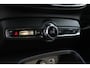 Volvo XC40 T4 Recharge R-Design | 20" lichtmetalen velgen | Parkeer camera achter | Parkeer sensoren voor + achter | Verwarmde voorstoelen | Trekhaak