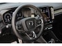 Volvo XC40 T4 Recharge R-Design | 20" lichtmetalen velgen | Parkeer camera achter | Parkeer sensoren voor + achter | Verwarmde voorstoelen | Trekhaak