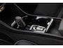 Volvo XC40 T4 Recharge R-Design | 20" lichtmetalen velgen | Parkeer camera achter | Parkeer sensoren voor + achter | Verwarmde voorstoelen | Trekhaak
