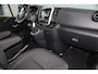 Renault Trafic 2.0-145pk dCi T29 L2H1 dubb. cabine Comfort. Erg nette Renault Trafic mèt dubbele cabine. Bijrijdersstoel, camera, LED verl., navigatie, tel. voorb., cruise control, airco, metallic lak, schuifdeur li+re, LM wielen, side bars, laadruimte betimmerd, trekhaak etc.