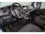 Renault Trafic 2.0-145pk dCi T29 L2H1 dubb. cabine Comfort. Erg nette Renault Trafic mèt dubbele cabine. Bijrijdersstoel, camera, LED verl., navigatie, tel. voorb., cruise control, airco, metallic lak, schuifdeur li+re, LM wielen, side bars, laadruimte betimmerd, trekhaak etc.