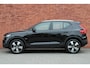 Volvo XC40 T2 Automaat Business Pro | Semi-Elektrische Trekhaak | Parkeercamera | Verwarmbare Voorstoelen + Stuurwiel | Navigatie | Adaptieve Cruise Control | BLIS Dodehoekdetectie | Apple Carplay/ Android Auto