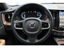 Volvo XC60 2.0 T6 Plug-in hybrid AWD Ultra Dark | Panorama dak | Elektrisch wegklapbare trekhaak | Stoel/stuur verwarming | Harman/Kardon Audiosysteem | Stoelventilatie | 360* Camera | Elektrisch verstelbare stoelen met memory | Achterbank Adaptive cruise | Climate controle | Apple CarPlay/Android Auto | Keyless entry/start | Dodehoek detectie |