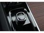 Volvo XC60 2.0 T6 Plug-in hybrid AWD Ultra Dark | Panorama dak | Elektrisch wegklapbare trekhaak | Stoel/stuur verwarming | Harman/Kardon Audiosysteem | Stoelventilatie | 360* Camera | Elektrisch verstelbare stoelen met memory | Achterbank Adaptive cruise | Climate controle | Apple CarPlay/Android Auto | Keyless entry/start | Dodehoek detectie |