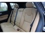 Volvo XC60 2.0 T6 Plug-in hybrid AWD Ultra Dark | Panorama dak | Elektrisch wegklapbare trekhaak | Stoel/stuur verwarming | Harman/Kardon Audiosysteem | Stoelventilatie | 360* Camera | Elektrisch verstelbare stoelen met memory | Achterbank Adaptive cruise | Climate controle | Apple CarPlay/Android Auto | Keyless entry/start | Dodehoek detectie |