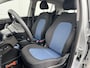 Hyundai i10 1.0i i-Motion Comfort / cruise control / airco (automatisch) / uniek interieur / multimedia-voorbereiding /