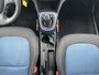 Hyundai i10 1.0i i-Motion Comfort / cruise control / airco (automatisch) / uniek interieur / multimedia-voorbereiding /