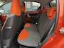 Toyota Aygo 1.0 VVT-i Dynamic Orange 2e Eigenaar,Airco,5 Deurs,N.A.P,Lm velgen,Zeer Zuinig,Nieuwe Apk bij Aflevering