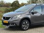 Peugeot 2008 1.2 PureTech 110pk Allure - Gris Platinium - Panorama/Camera - Chique