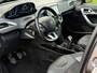 Peugeot 2008 1.2 PureTech 110pk Allure - Gris Platinium - Panorama/Camera - Chique