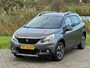 Peugeot 2008 1.2 PureTech 110pk Allure - Gris Platinium - Panorama/Camera - Chique