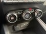 Renault Clio 1.0 TCe 90 GPF techno Handgeschakeld / Navigatie via Apple Carplay & Android Auto / Parkeersensoren / Cruise Control / Climate Control / Achteruitrijcamera / Stoel & Stuurverwarming / Keyless / Privacy Glass /
