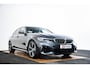 BMW 3-Serie M340i xDrive High Executive Panoramadak - Head up - Elektrisch verstelbare/verwarmde stoelen - Comfort Access - Active Guard Plus - Driving Assistant Professional - Ambiance verlichting - Hifi -