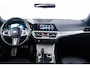 BMW 3-Serie M340i xDrive High Executive Panoramadak - Head up - Elektrisch verstelbare/verwarmde stoelen - Comfort Access - Active Guard Plus - Driving Assistant Professional - Ambiance verlichting - Hifi -