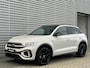 Volkswagen T-Roc 1.5 TSI 150PK DSG R-Line / Black Style / Massagestoel / IQ Light / Digital Cockpit Pro / Travel Assist  /  Achteruitrijcamera / Stuur & Stoelverwarming / VW