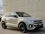Volkswagen T-Roc 1.5 TSI 150PK DSG R-Line / Black Style / Massagestoel / IQ Light / Digital Cockpit Pro / Travel Assist  /  Achteruitrijcamera / Stuur & Stoelverwarming / VW