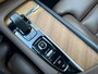 Volvo XC90 Plug-in Hybrid T8 AWD Inscription | Panoramadak | Lederen bekleding | Harman Kardon audio | Stoel- en stuurwielverwarming | Dodehoekdetectie | 360 Camera | Kinderzitjes | Donker getint glas | 7 zitplaatsen | 4 zone climate control |
