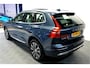 Volvo XC60 2.0 T6 AWD 250kW/340pk Aut8 Recharge Inscription Excl. Facelift! HARMAN/KARDON + PANORAMADAK + EL.TREKHAAK + VOORRUITVERWARMING + ADAPT.CRUISE + STOEL-&STUURVERWARMING + CAMERA + PD-GLASS + GOOGLE DASH + KEYLESS ENTRY&GO + PARKSENSOREN + 19" LM-VELGEN!!