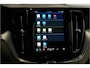 Volvo XC60 2.0 T6 AWD 250kW/340pk Aut8 Recharge Inscription Excl. Facelift! HARMAN/KARDON + PANORAMADAK + EL.TREKHAAK + VOORRUITVERWARMING + ADAPT.CRUISE + STOEL-&STUURVERWARMING + CAMERA + PD-GLASS + GOOGLE DASH + KEYLESS ENTRY&GO + PARKSENSOREN + 19" LM-VELGEN!!