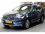 Volvo XC60 2.0 T6 AWD 250kW/340pk Aut8 Recharge Inscription Excl. Facelift! HARMAN/KARDON + PANORAMADAK + EL.TREKHAAK + VOORRUITVERWARMING + ADAPT.CRUISE + STOEL-&STUURVERWARMING + CAMERA + PD-GLASS + GOOGLE DASH + KEYLESS ENTRY&GO + PARKSENSOREN + 19" LM-VELGEN!!