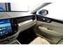 Volvo XC60 2.0 T6 AWD 250kW/340pk Aut8 Recharge Inscription Excl. Facelift! HARMAN/KARDON + PANORAMADAK + EL.TREKHAAK + VOORRUITVERWARMING + ADAPT.CRUISE + STOEL-&STUURVERWARMING + CAMERA + PD-GLASS + GOOGLE DASH + KEYLESS ENTRY&GO + PARKSENSOREN + 19" LM-VELGEN!!
