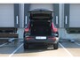 Volvo XC40 B4 Plus Black Edition | Elektrisch Verstelbare Voorstoelen | Getint Glas Achter | 20 inch Lichtmetalen Velgen | Keyless | Elektrische Achterklep | Premium audio by Harman Kardon | Stoelverwarming | Stuurverwarming | Volvo UX Infotainment | Adaptieve Cruise Control | Pilot Assist | BLIS