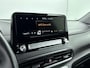 Hyundai Kona Electric EV Fashion 64 kWh | Parkeersensoren voor en achter | Navigatie en Apple Carplay/Andoid Auto | Soh 97,5% | Warmtepomp |
