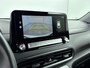 Hyundai Kona Electric EV Fashion 64 kWh | Parkeersensoren voor en achter | Navigatie en Apple Carplay/Andoid Auto | Soh 97,5% |