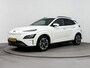 Hyundai Kona Electric EV Fashion 64 kWh | Parkeersensoren voor en achter | Navigatie en Apple Carplay/Andoid Auto | Soh 97,5% |