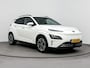 Hyundai Kona Electric EV Fashion 64 kWh | Parkeersensoren voor en achter | Navigatie en Apple Carplay/Andoid Auto | Soh 97,5% | Warmtepomp |