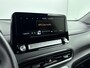 Hyundai Kona Electric EV Fashion 64 kWh | Parkeersensoren voor en achter | Navigatie en Apple Carplay/Andoid Auto | Soh 97,5% |