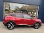 Peugeot 2008 1.2 Turbo 100 PK Allure | Trekhaak 1200 KG | Navigatie | LED Verlichting | Parkeercamera | Parkeersensoren | Digitaal Dashboard | Cruise Control | Climate Control | Half Lederen stoelen | Lichtmetalen Velgen 17 inch |