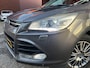 Ford Kuga 1.6 Titanium Plus GOED ONDERHOUDEN!! // NAVI // PANO/SCHUIFKANTELDAK // CAMERA // PDC V+A // WINTERPACK // TREKHAAK!!