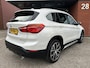 BMW X1 sDrive20i Executive X-Line // LED // LEDER // HEAD-UP DISPLAY // ELEK. ACHTERKLEP // NAVI // PDC V+A //