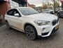 BMW X1 sDrive20i Executive X-Line // LED // LEDER // HEAD-UP DISPLAY // ELEK. ACHTERKLEP // NAVI // PDC V+A //