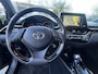 Toyota C-HR 1.8 Hybrid Executive // LED KOPLAMPEN // NAVI // CAMERA // ADAPTIVE CRUISE // STOEL + STUUR VERWARMING //