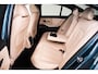 BMW 3-Serie 330e High Executive Luxury Line - Trekhaak - Panoramadak - Head up - Driving Assistant Professional - Stoelverwarming Voor/Achter - Elektrisch verstelbare stoelen - Getinte Ruiten - Comfort Access -