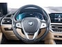 BMW 3-Serie 330e High Executive Luxury Line - Trekhaak - Panoramadak - Head up - Driving Assistant Professional - Stoelverwarming Voor/Achter - Elektrisch verstelbare stoelen - Getinte Ruiten - Comfort Access -